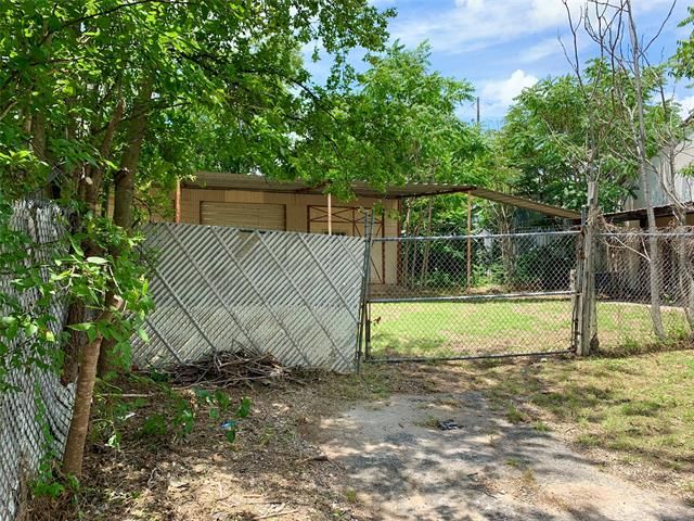 1601 W Pearl St, Granbury, TX 76048